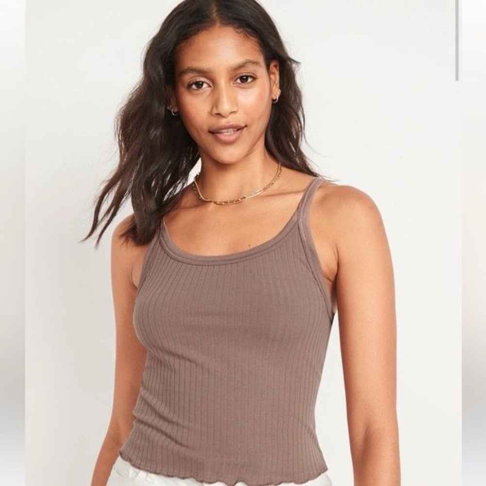 💚 3/$15 Brown Ribbed Crop Camisole - Picture 2 of 3